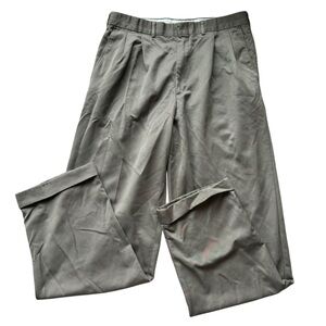 Men’s vintage 90s pleated Farah trousers with cuffed bottoms